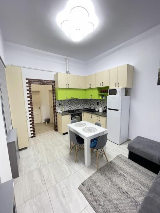 Apartament In Centrul Istoric Орадеа Екстериор снимка